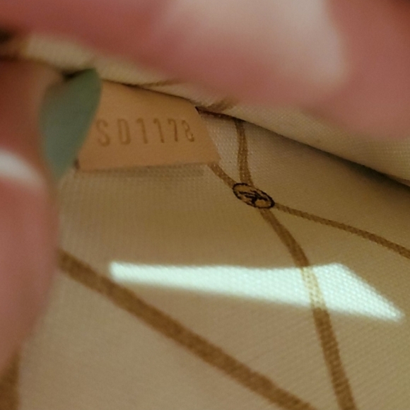 Authentic Louis Vuitton Trunk neverfull clutch - Picture 7 of 8